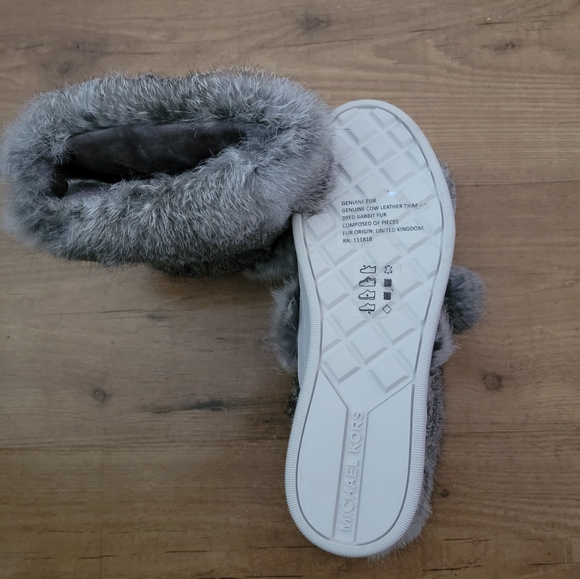 MICHAEL KORS 'NALA' SNOW BOOTS - Picture 11 of 14
